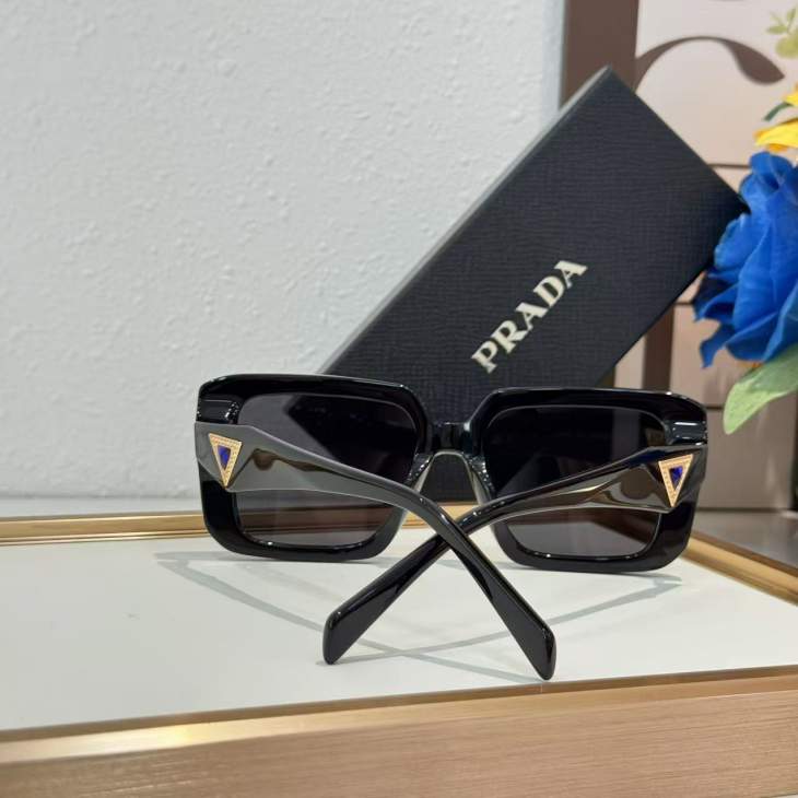 Picture of Prada Sunglasses _SKUfw76146107fw